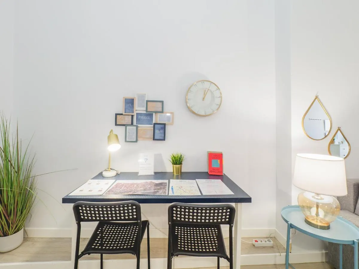 Cubo'S Malaga Center El Molinillo Apartment