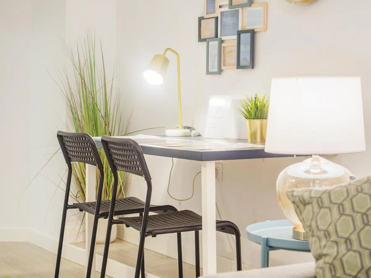 Cubo'S Malaga Center El Molinillo Apartment